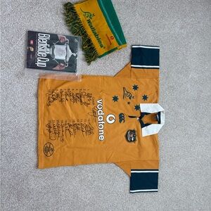 Men’s Bledisloe Cup Rugby Shirt - Gold and Green signed by all players